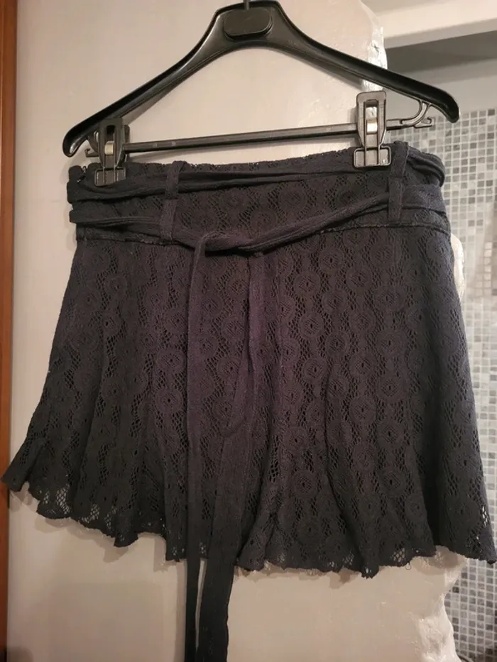 Jupe courte Dentelle noire Jennyfer – T.40