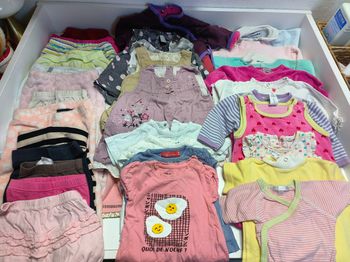 Lot 32 vêtements bébé fille 3 mois