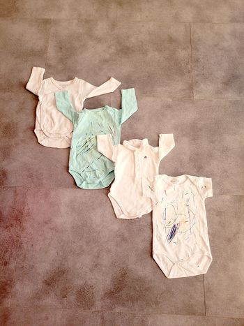 Garçon : (taille naissance) Lot de 4 bodies