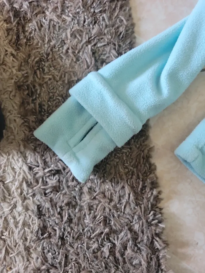 Jolie veste polaire taille S - photo numéro 2