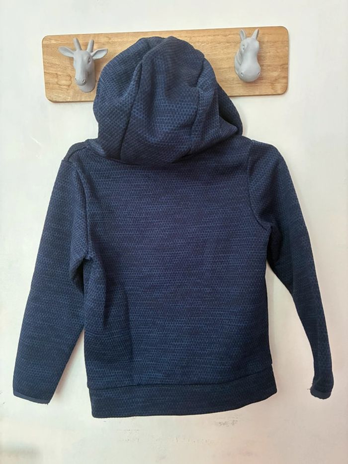 Lot 2 vestes à capuches légères mais chaudes, 2 ans. - photo numéro 13