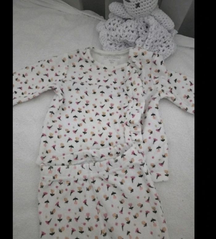 Pyjama deux pièces fille 6 mois - photo numéro 2