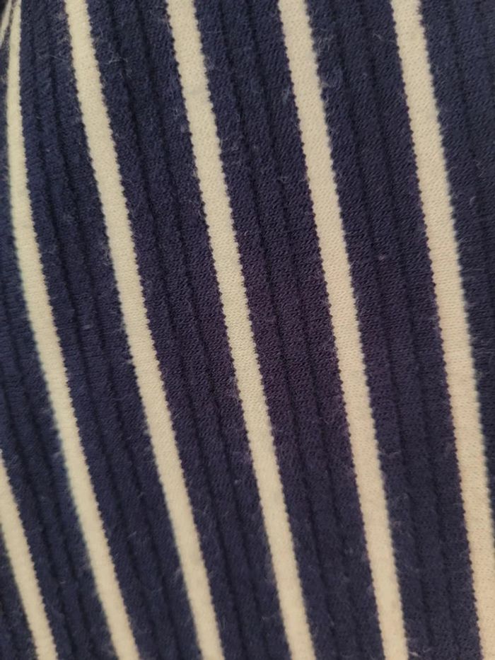 Superbe jupe trapèze H&M, 14 ans, marine rayée blanche - photo numéro 2