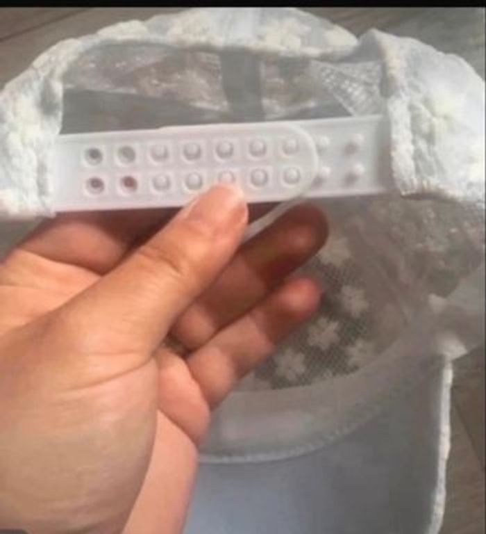 Casquette réglable pour femme NEUVE couleur blanc - photo numéro 6