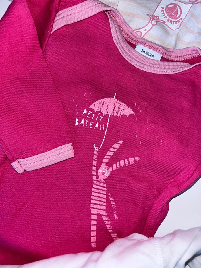 Lot bodies petit bateau 3 mois - photo numéro 4