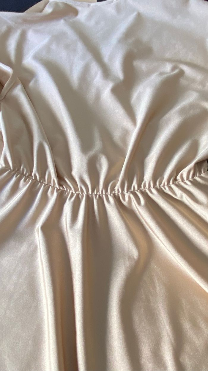 ✨ Haut / Blouse Ceinturée – Neuf avec étiquette ✨ - photo numéro 5