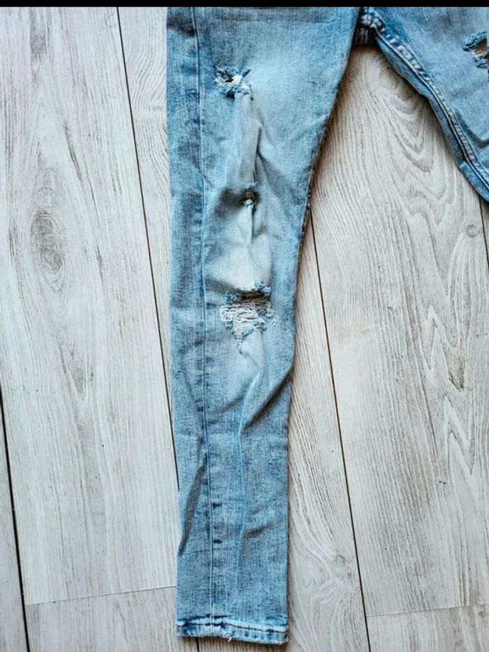 Jean Bershka Homme 36 – slim destroy bleu clair – effet déchiré tendance – look casual urbain - photo numéro 2