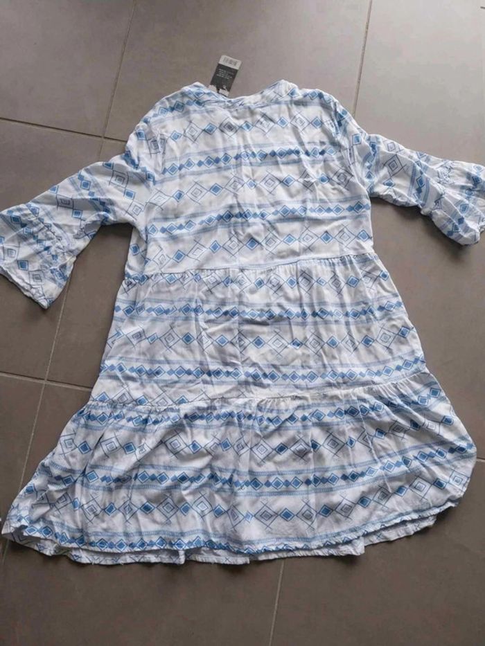 Robe  blanche et bleu T34/36 - photo numéro 5