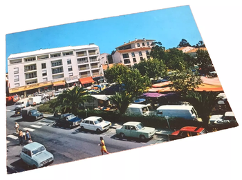 Carte postale  Saint-Aygulf (Var) La place du marché