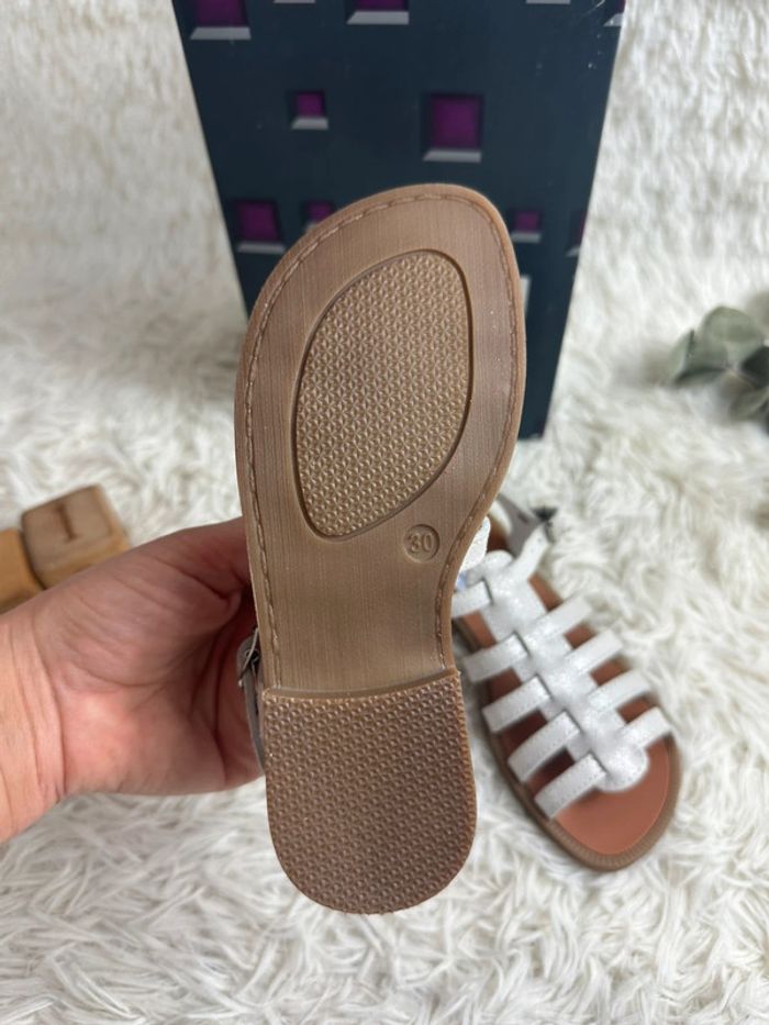 Paire de sandales Bellamy taille 30 - photo numéro 4