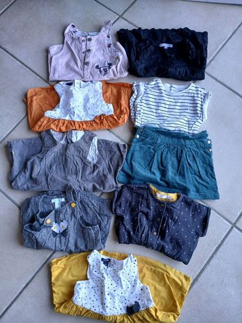 Lot de 9 robes/combi 6 mois manches courtes