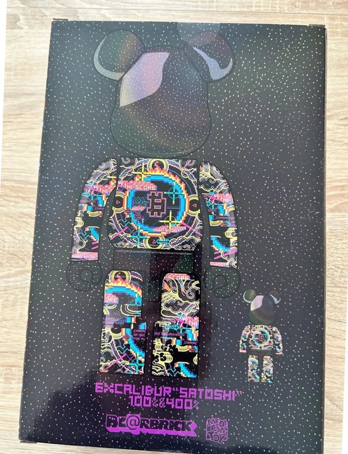 Bearbrick Excalibur Satoshi 400% + 100% - photo numéro 8