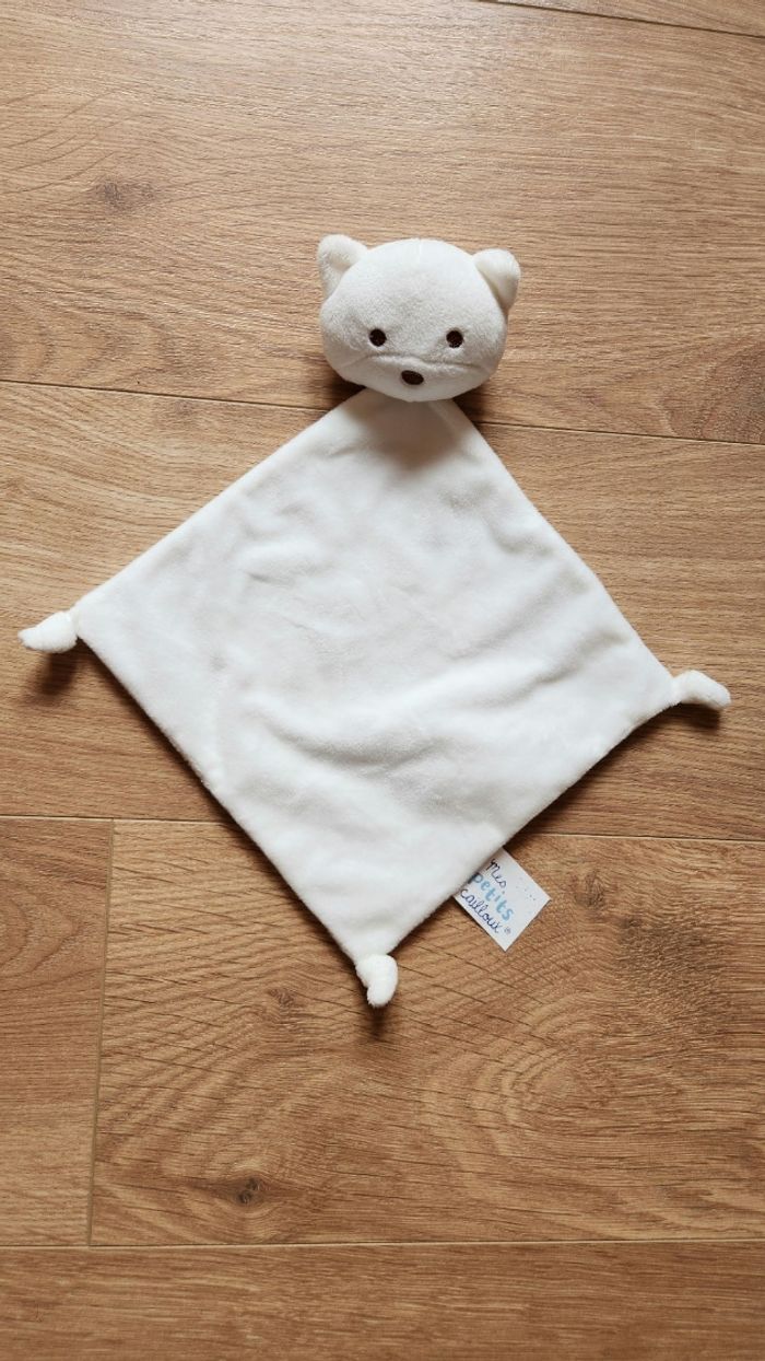 Doudou plat blanc – mes petits cailloux