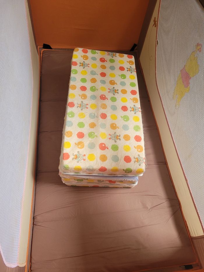 Lit parapluie avec matelas - photo numéro 3