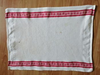 torchon blanc et rouge nid d'abeille vintage