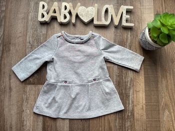 - Robe Sergent Major   - 6 mois - Très bon état, mini tache sur le col   