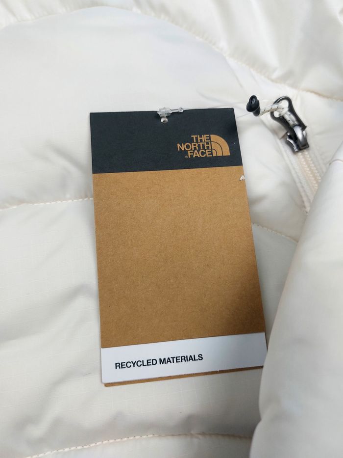 Doudoune The North Face Femme - Taille M
 Neuve avec étiquette - photo numéro 3