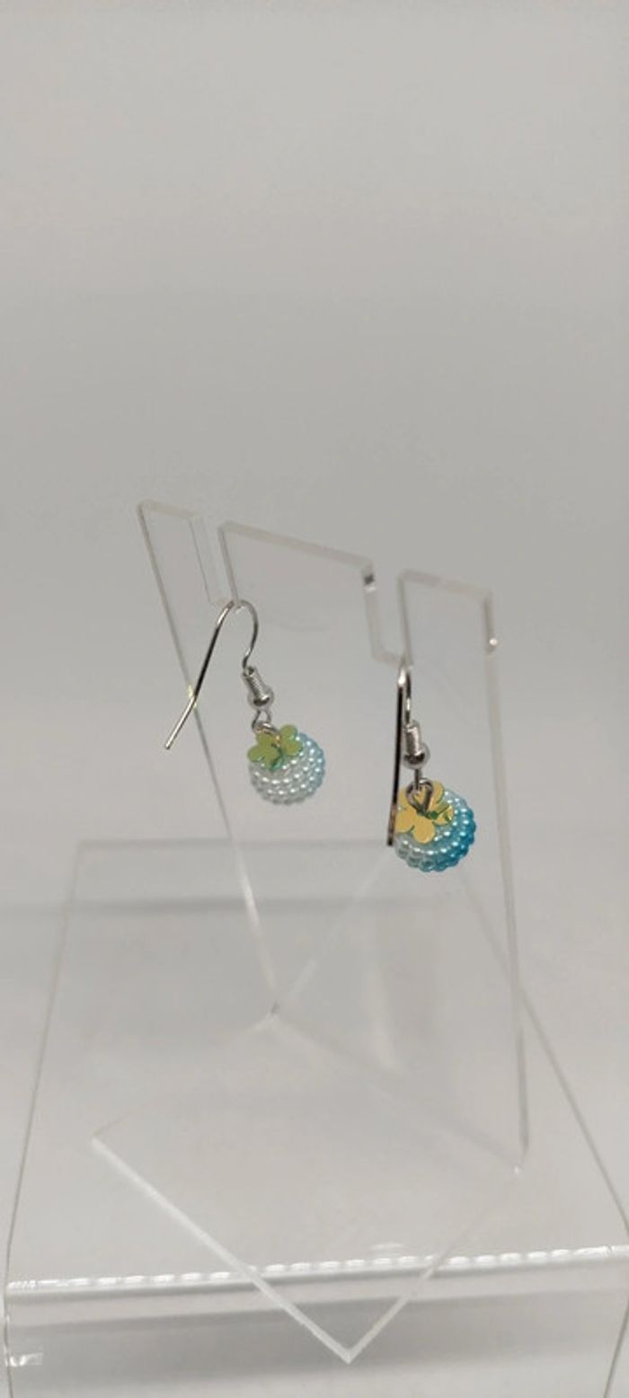 🍄 boucles d'oreilles boule nacrée - photo numéro 3