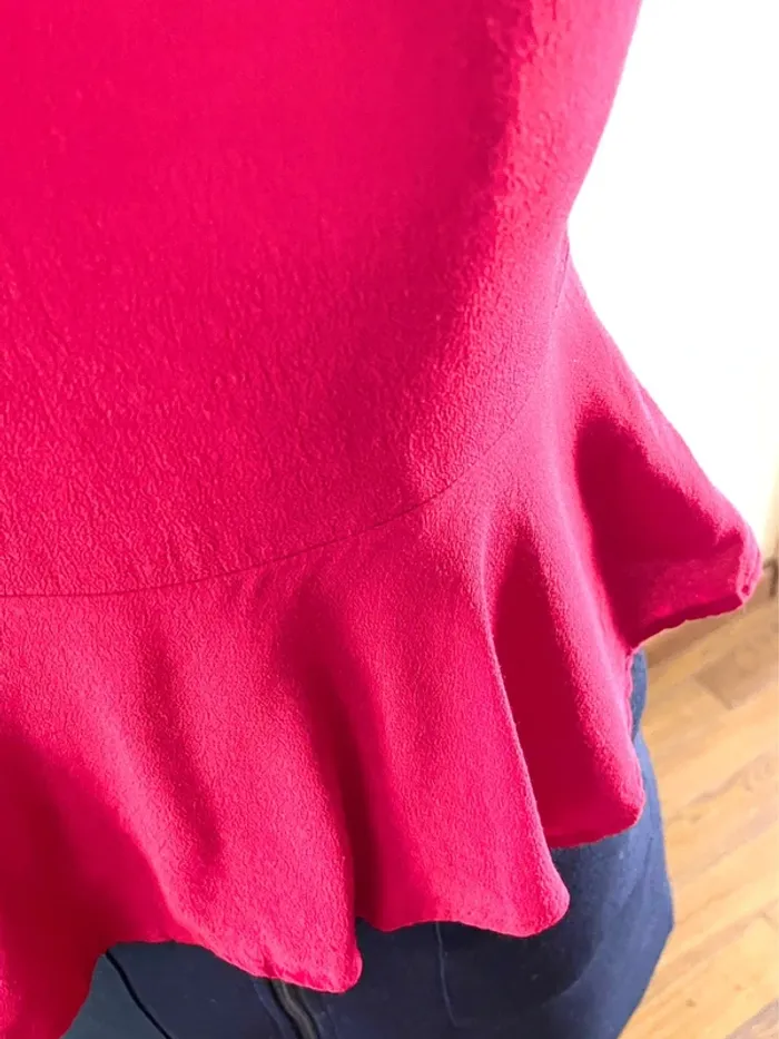 Top Rouge à Basque - Féminin & Élégant - Épaule Découverte à Volant - photo numéro 13