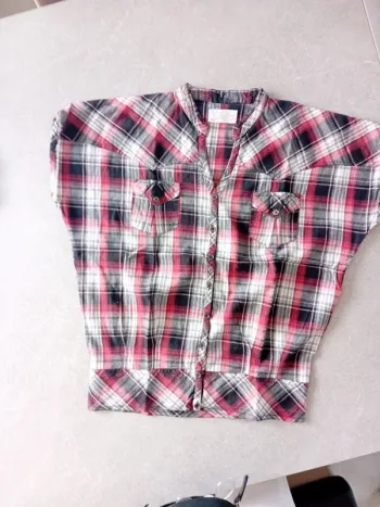 Belle chemisette de chez Jennyfer en taille S