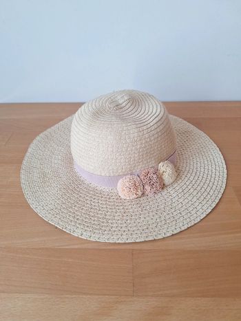 Chapeau Kiabi rose et beige 55/56 S