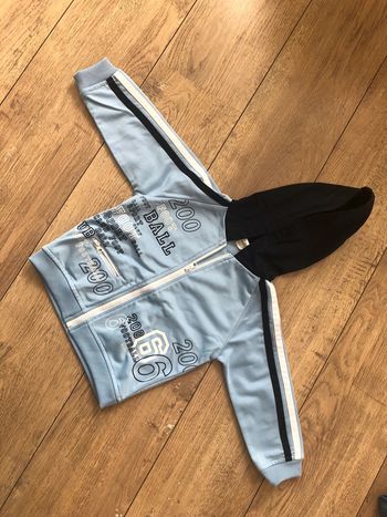 Gilet à capuche 18 mois