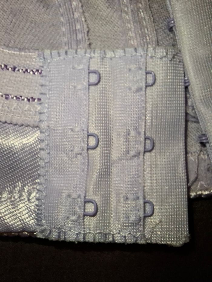 Soutien-gorge brodé Lilas - Très bon état - 110E - photo numéro 3