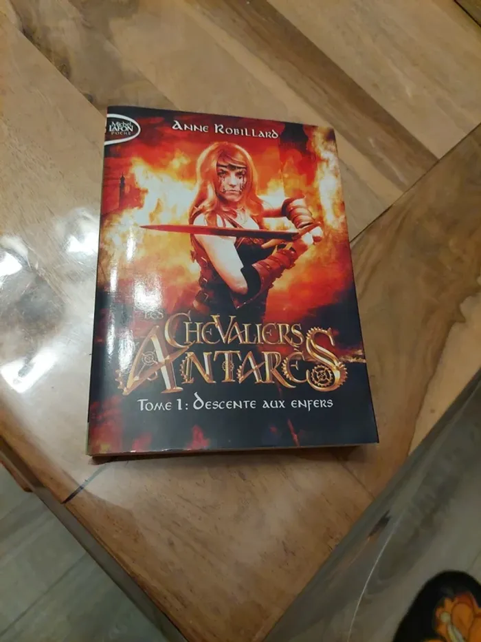 Les chevaliers d'Antarès, tome 1, de Anne Robillard