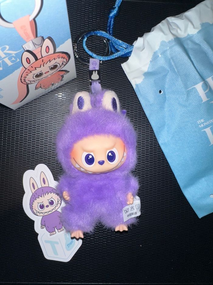 Pop Mart Labubu Pin for Love Lettre T violet