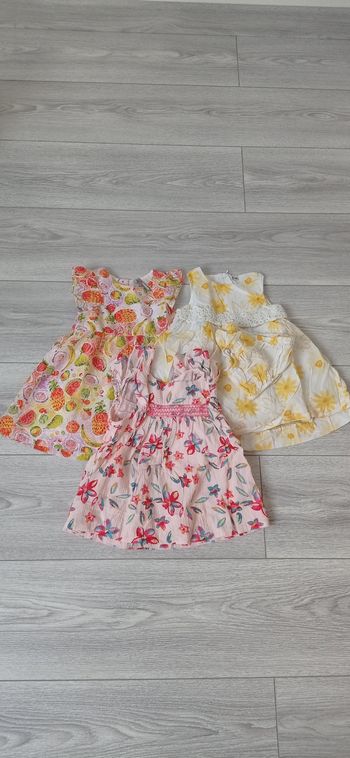 3 robes+ 3 body d'été 12 mois 