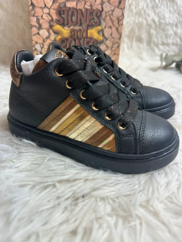 Paire de basket Stones and Bones taille 24 - photo numéro 2
