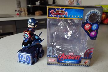 Figurine Hot Toys Cosbaby Cosrider Marvel Avengers Captain America (Exclu Disney US)
