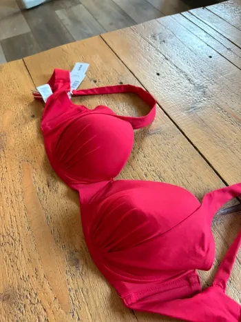 Haut maillot de bain Calzedonia neuf 95D