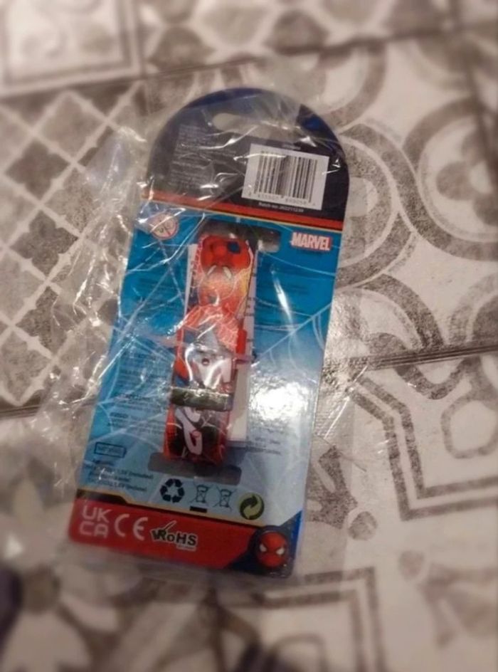 Montre  enfant  spiderman - photo numéro 2