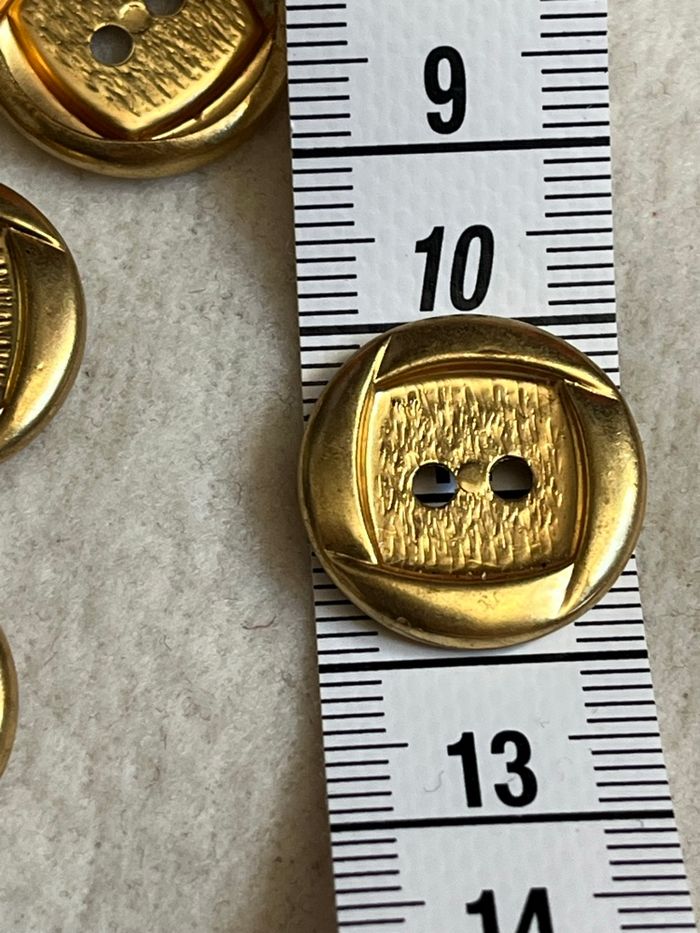 33 boutons - photo numéro 3