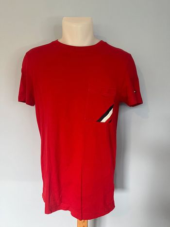 T-shirt Tommy Hilfiger rouge à poche – taille S – 100 % coton – basique tendance