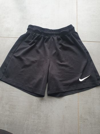 Short nike