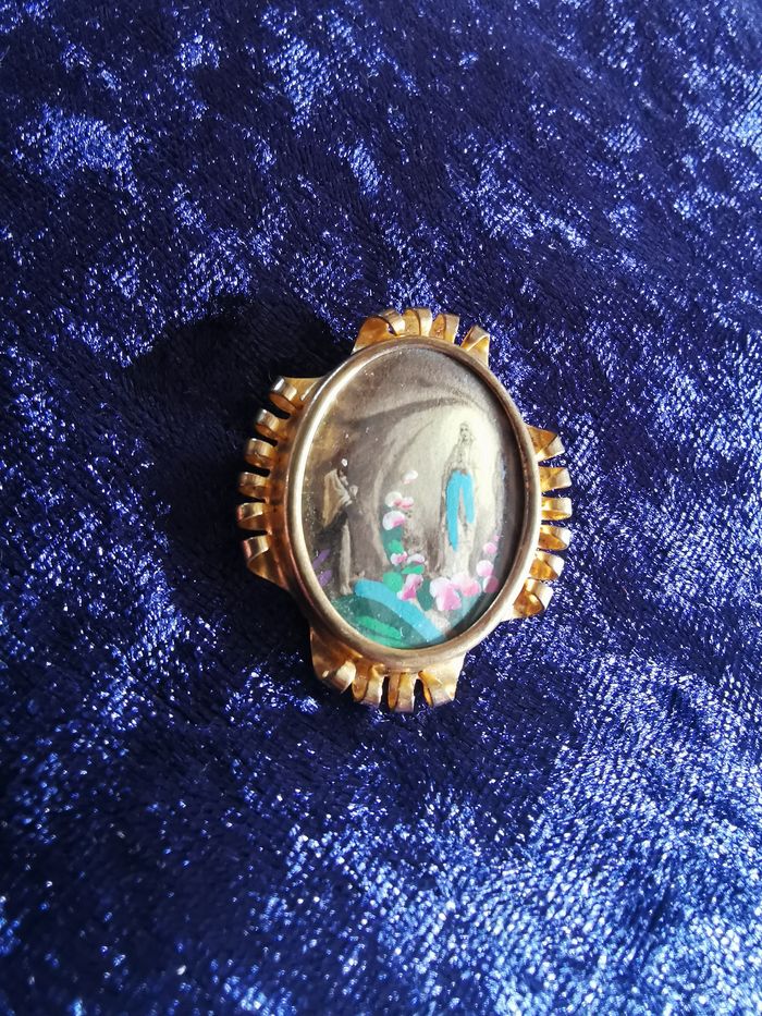 Broche religieuse Lourdes de France vintage - photo numéro 3