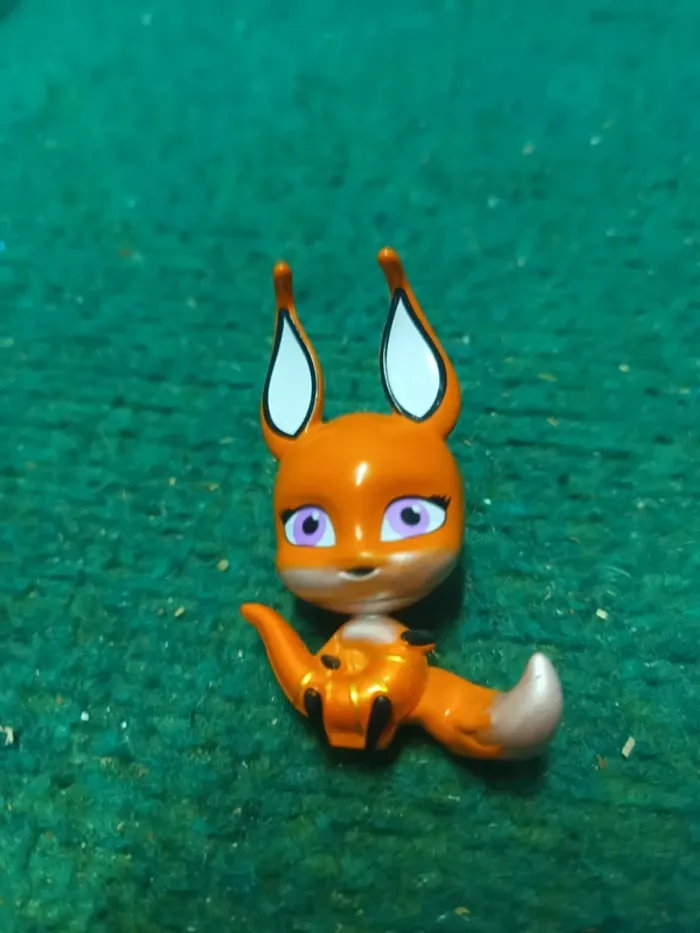 figurine miraculous kwami Trixx (renard)
état neuf