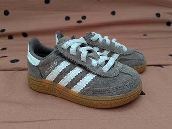 Basket Spezial Adidas pointure 21