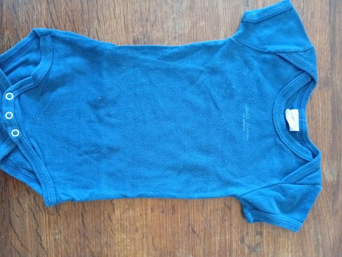 Lot de 8 bodies manches courtes taille 6 mois - photo numéro 6