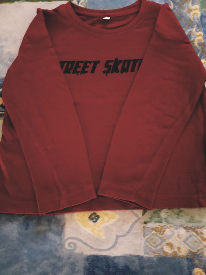 T-shirt manche longue - 8 ans - photo numéro 4