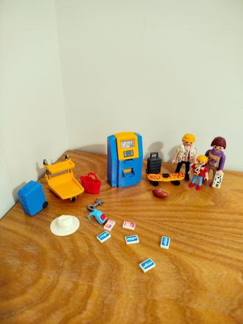 🔥 Famille de vacanciers et borne d'enregistrement Playmobil 5399 🔥