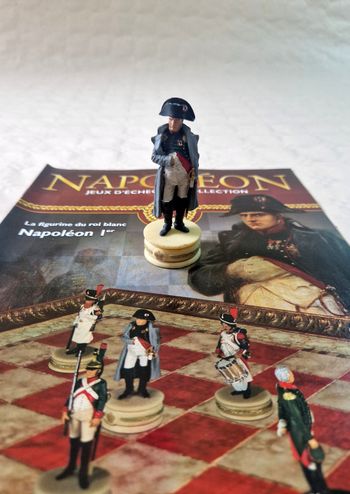 Figurine  , Napoléon , jeux d'échec de collection  , numéro  33 , Napoléon  1er