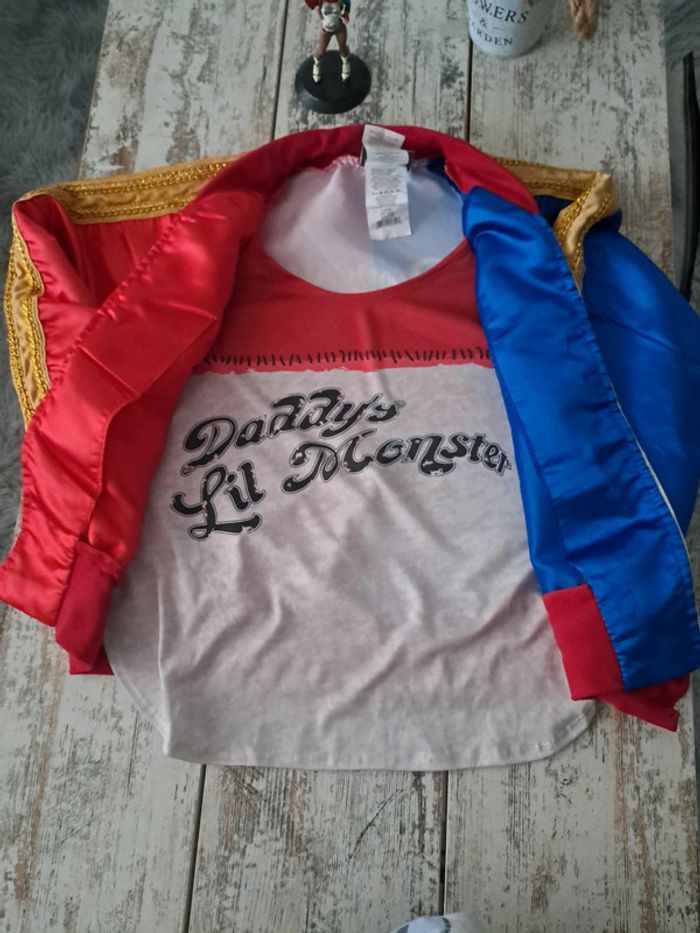 Veste et t-shirt intégré Harley Quinn Suicide Squad broderie doré - photo numéro 8