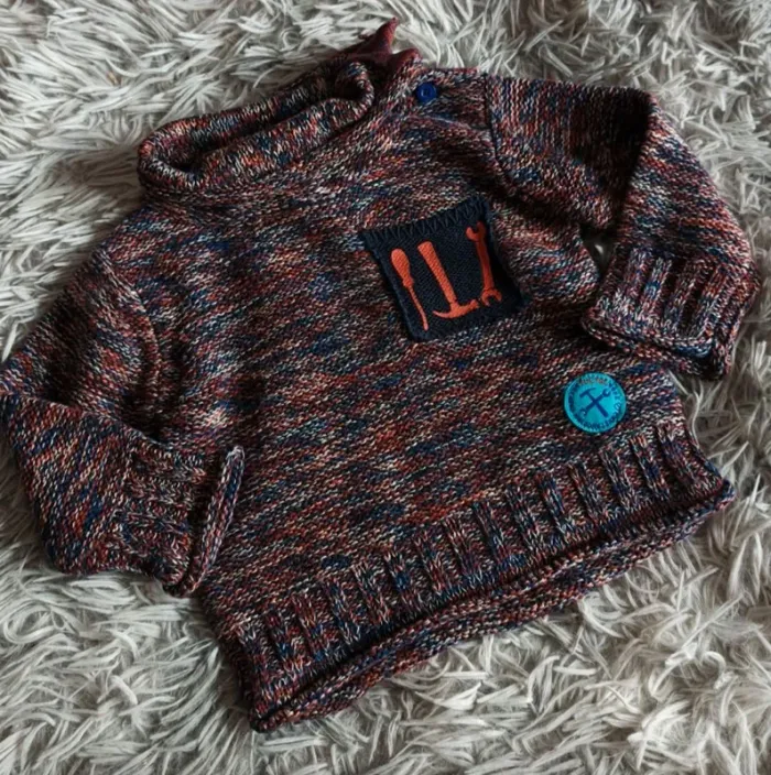 Pull neuf 6 mois 🐯