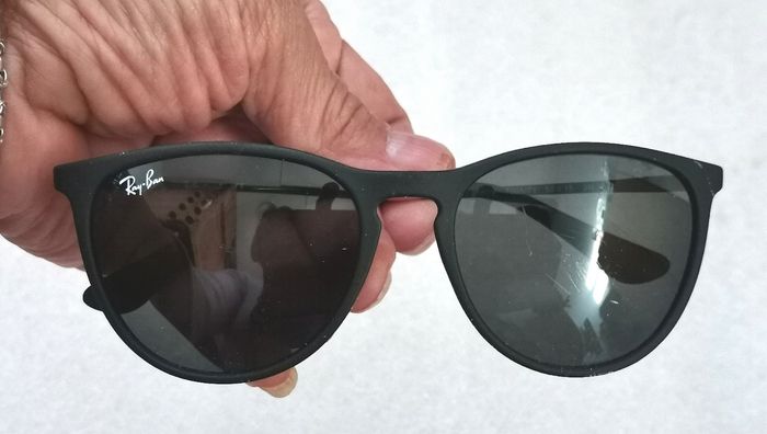 Lunettes de soleil "Ray ban" - photo numéro 2