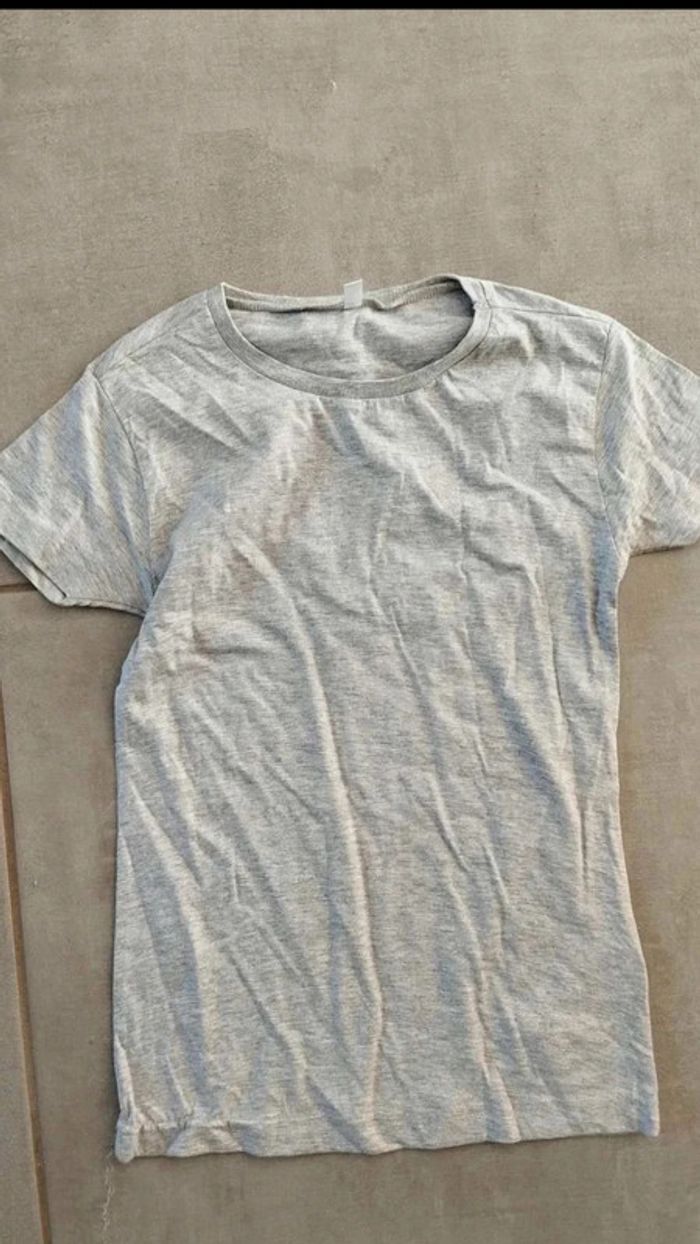 Lot  de deux  tee shirts gris  taille  34 - photo numéro 6