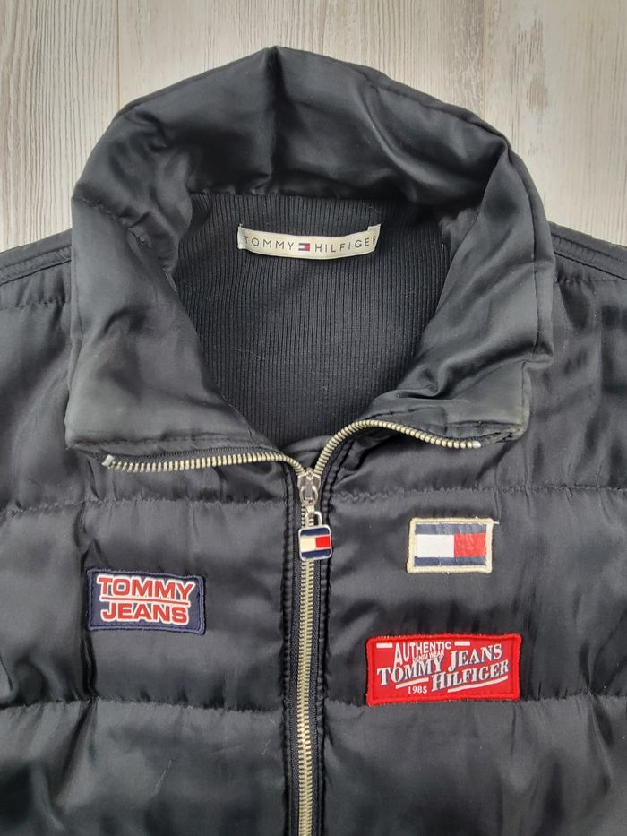 Gilet rembourré Tommy Jeans – taille M (taille petit) – bon état - photo numéro 2