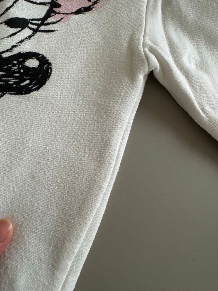 Pull Minnie. Imprimés recto et verso. 5-6 ans. primark. - photo numéro 4
